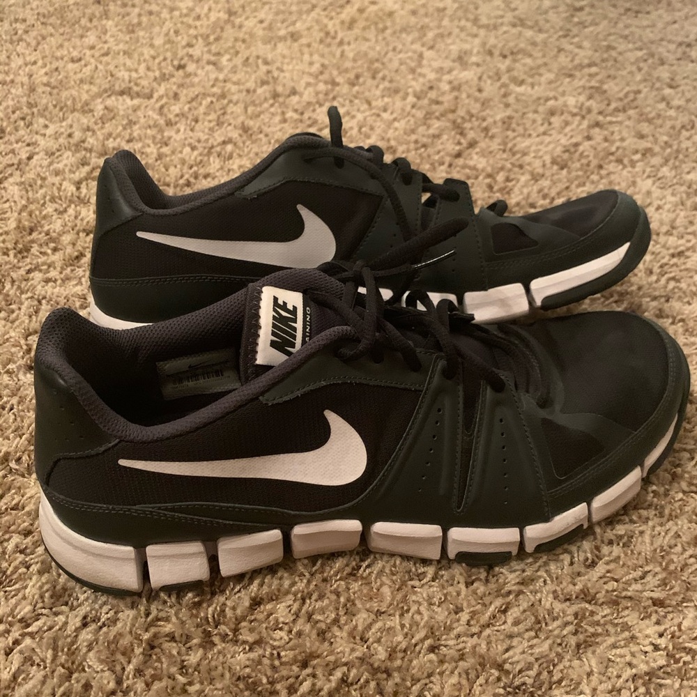 Men’s Nike shoes